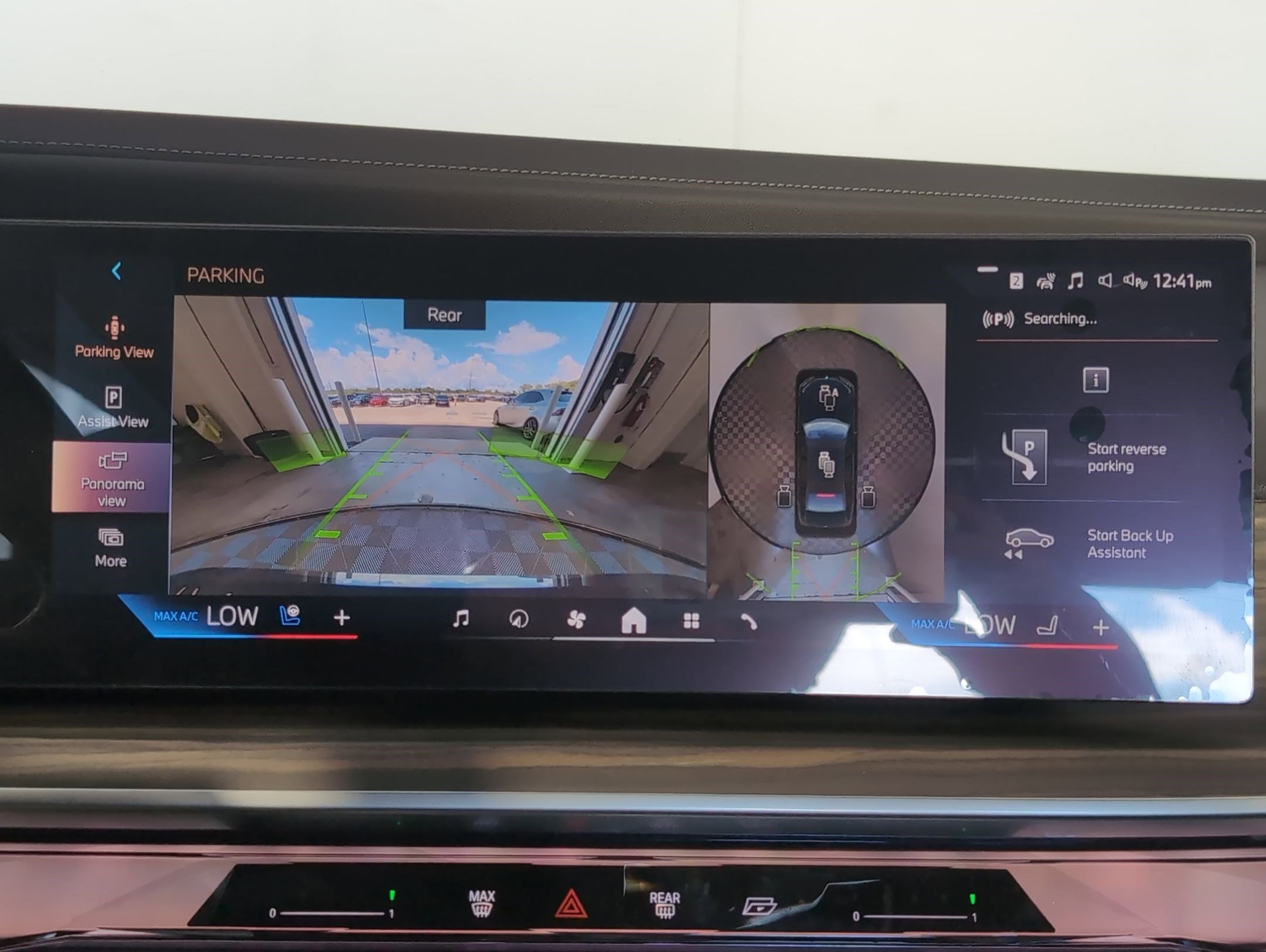 New 2025 BMW i7 xDrive60 w/ Premium Package image 25