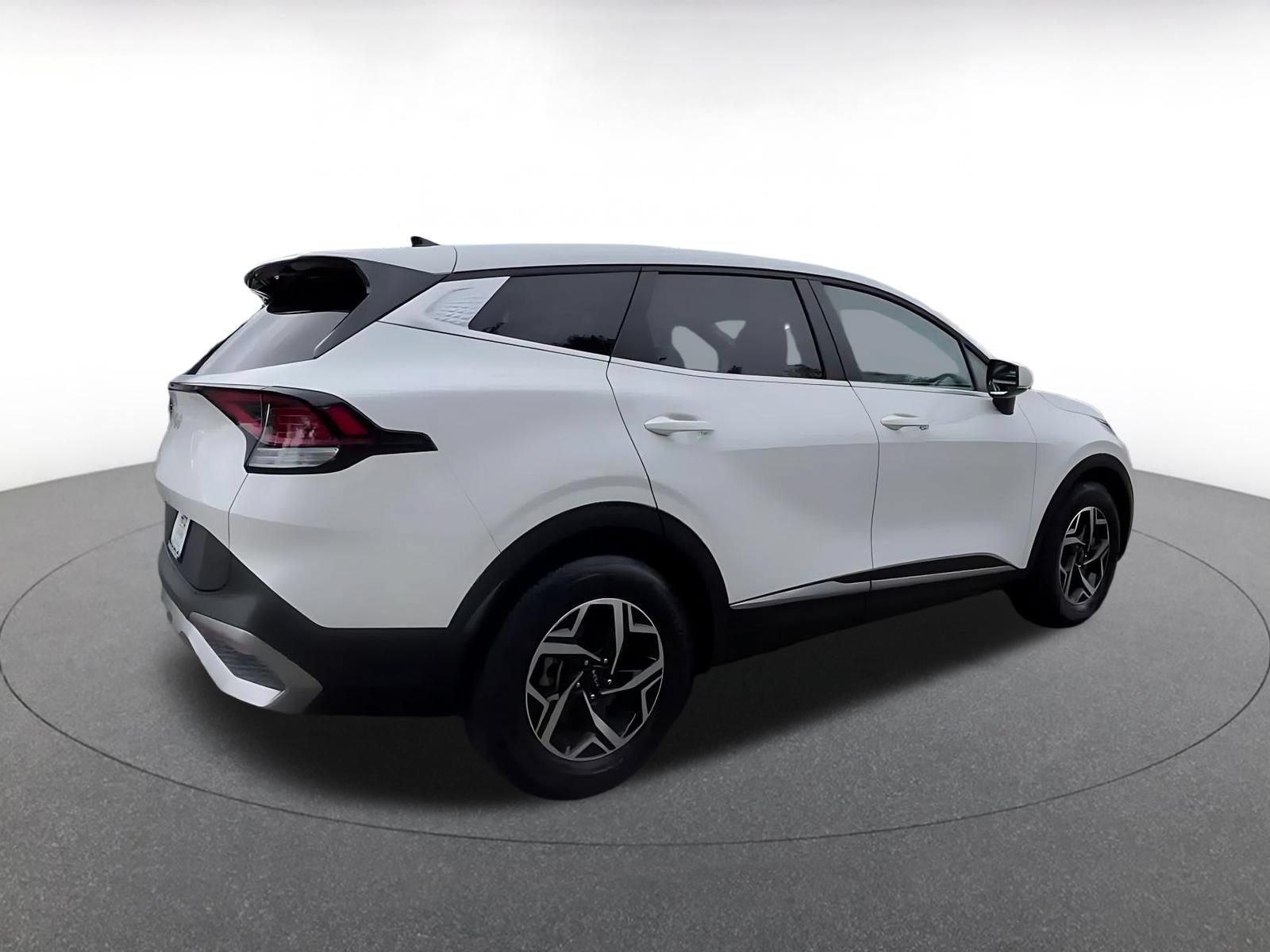 Used 2025 Kia Sportage LX FWD image 15