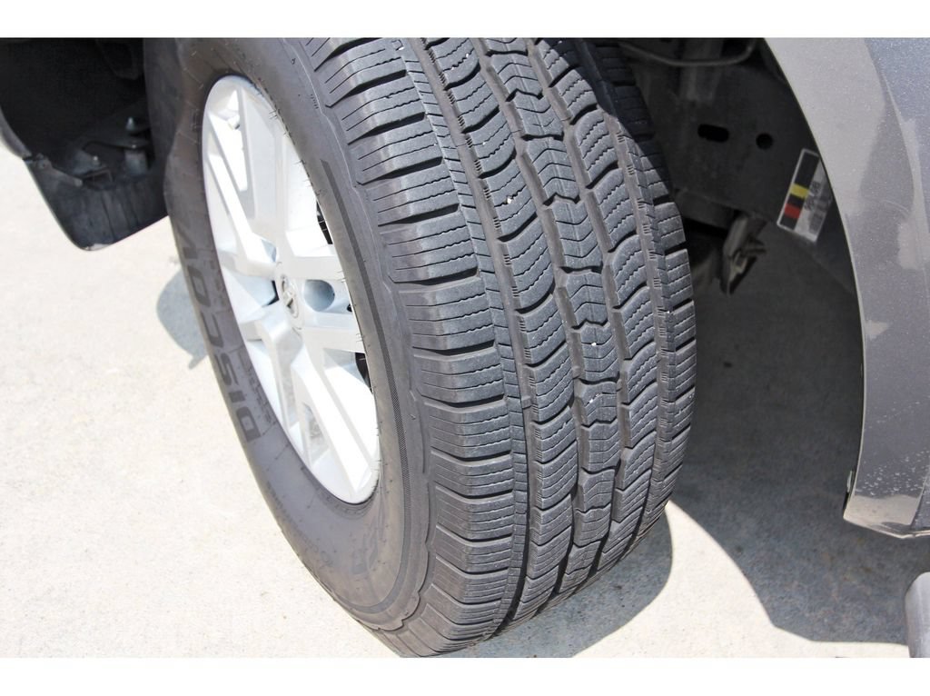 Used 2018 Nissan Frontier SV RWD image 12