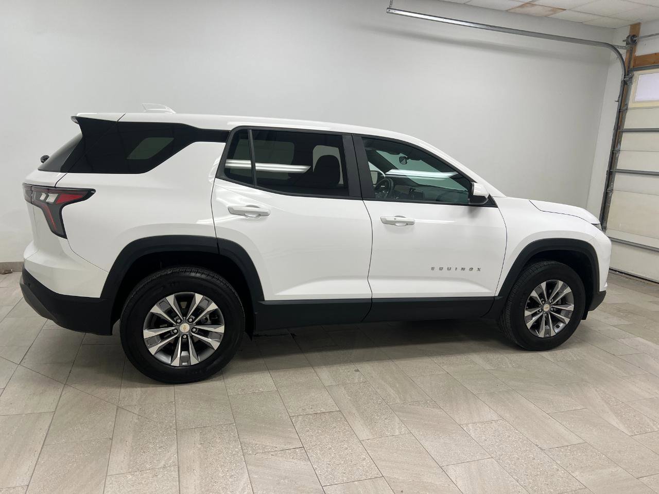 Used 2025 Chevrolet Equinox LT image 17