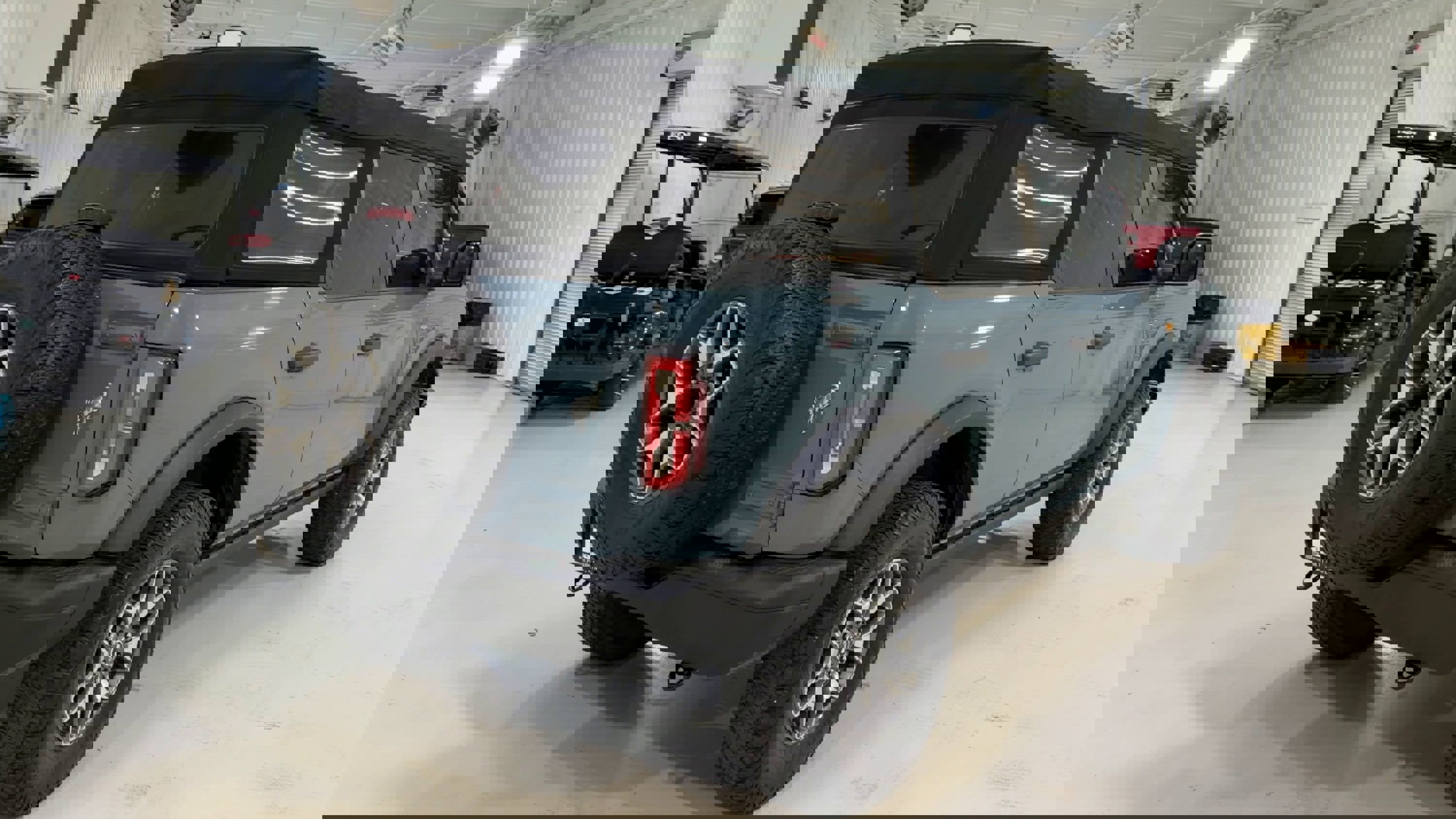 Used 2022 Ford Bronco Badlands image 9