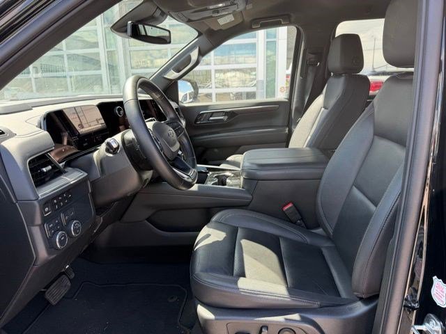 Used 2025 Chevrolet Suburban Z71 AWD/4WD image 9