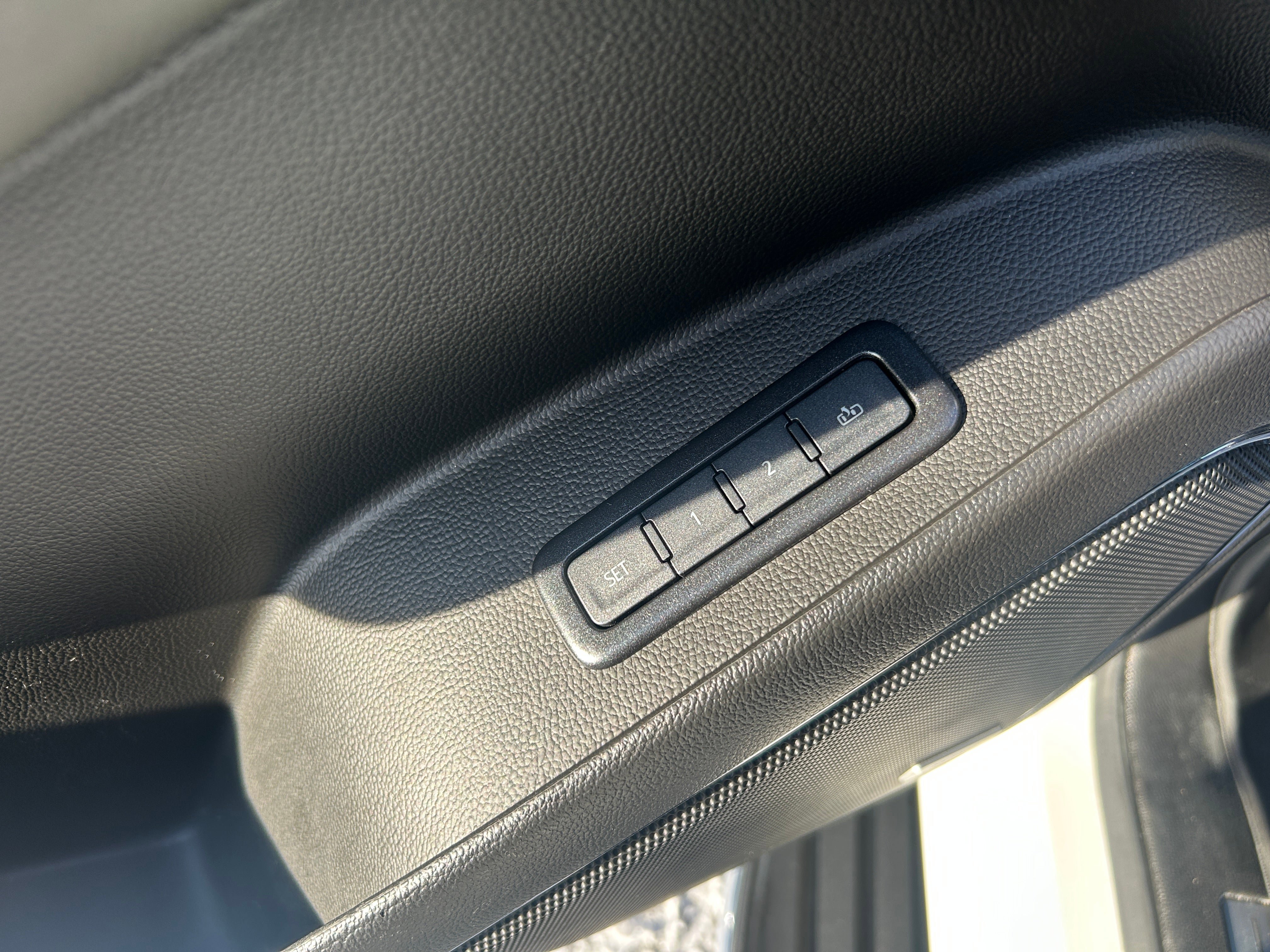 Used 2020 Chevrolet Suburban Premier image 15