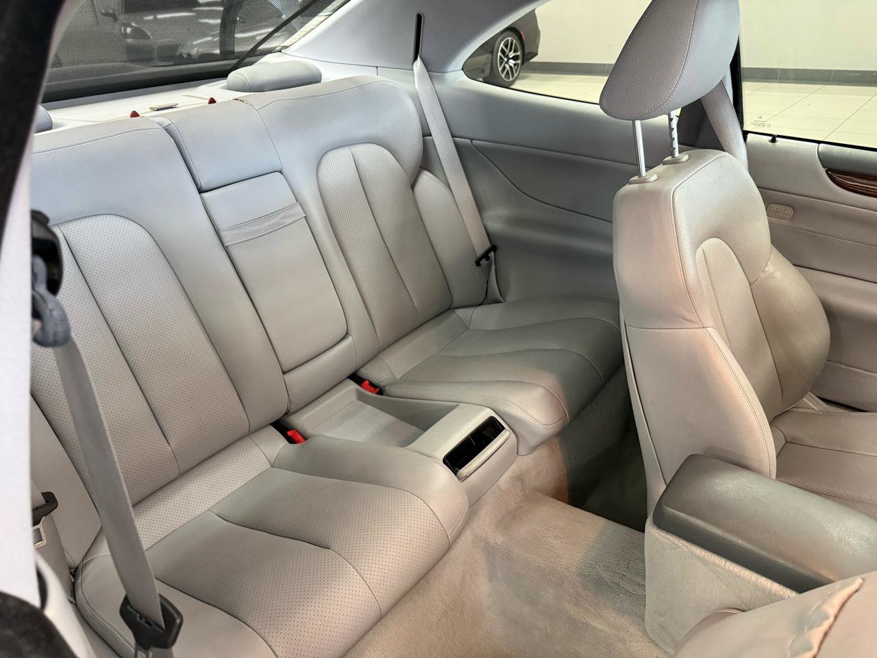 Used 2001 Mercedes-Benz CLK 320 Coupe image 11
