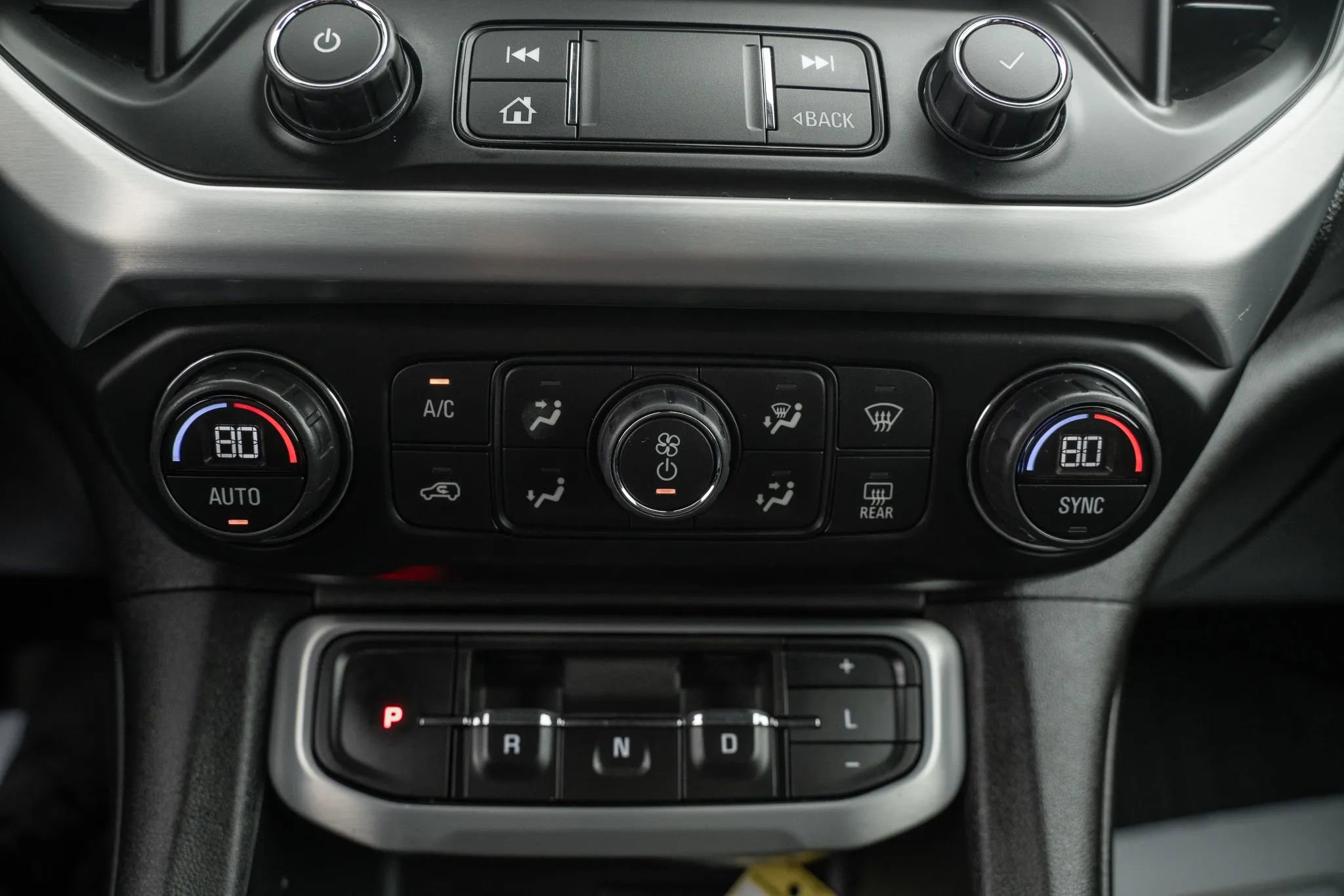 Used 2022 GMC Acadia SLT w/ LPO, Floor Liner Package image 26