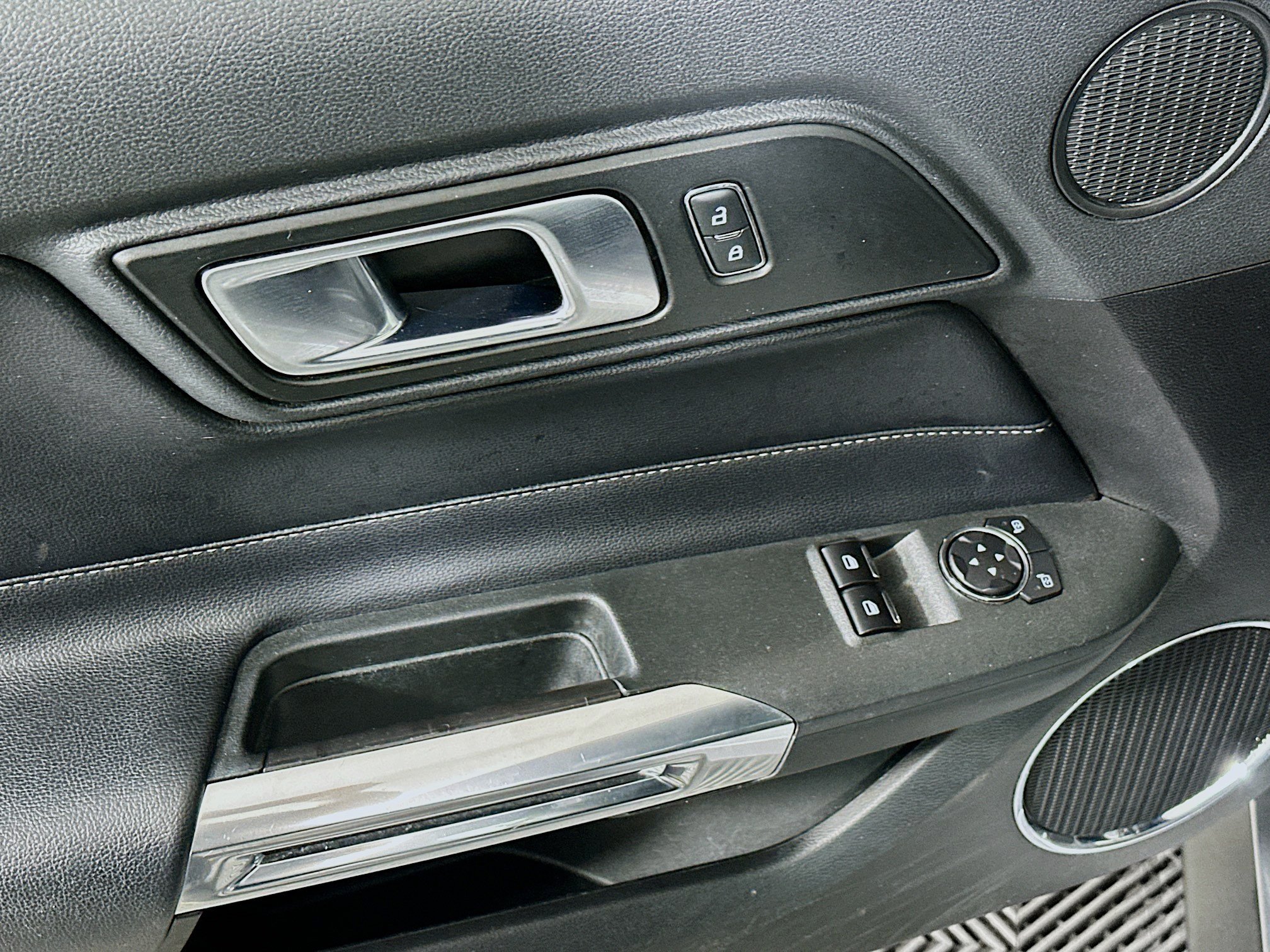 Used 2022 Ford Mustang Premium RWD image 15