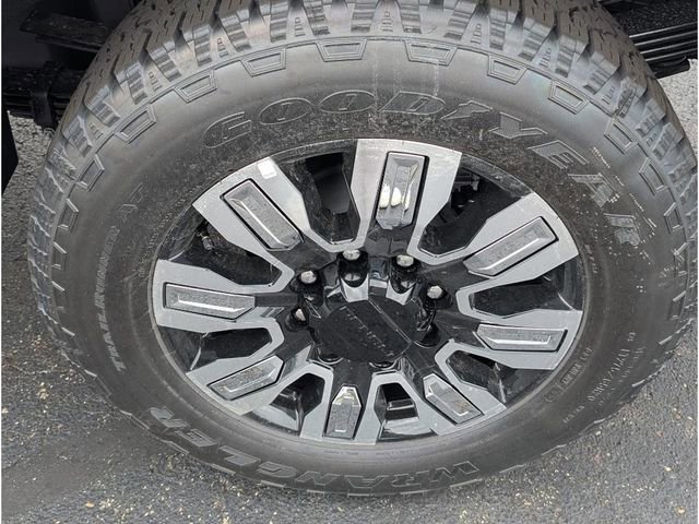 New 2025 GMC Sierra 3500 Denali w/ Denali Reserve Package image 28