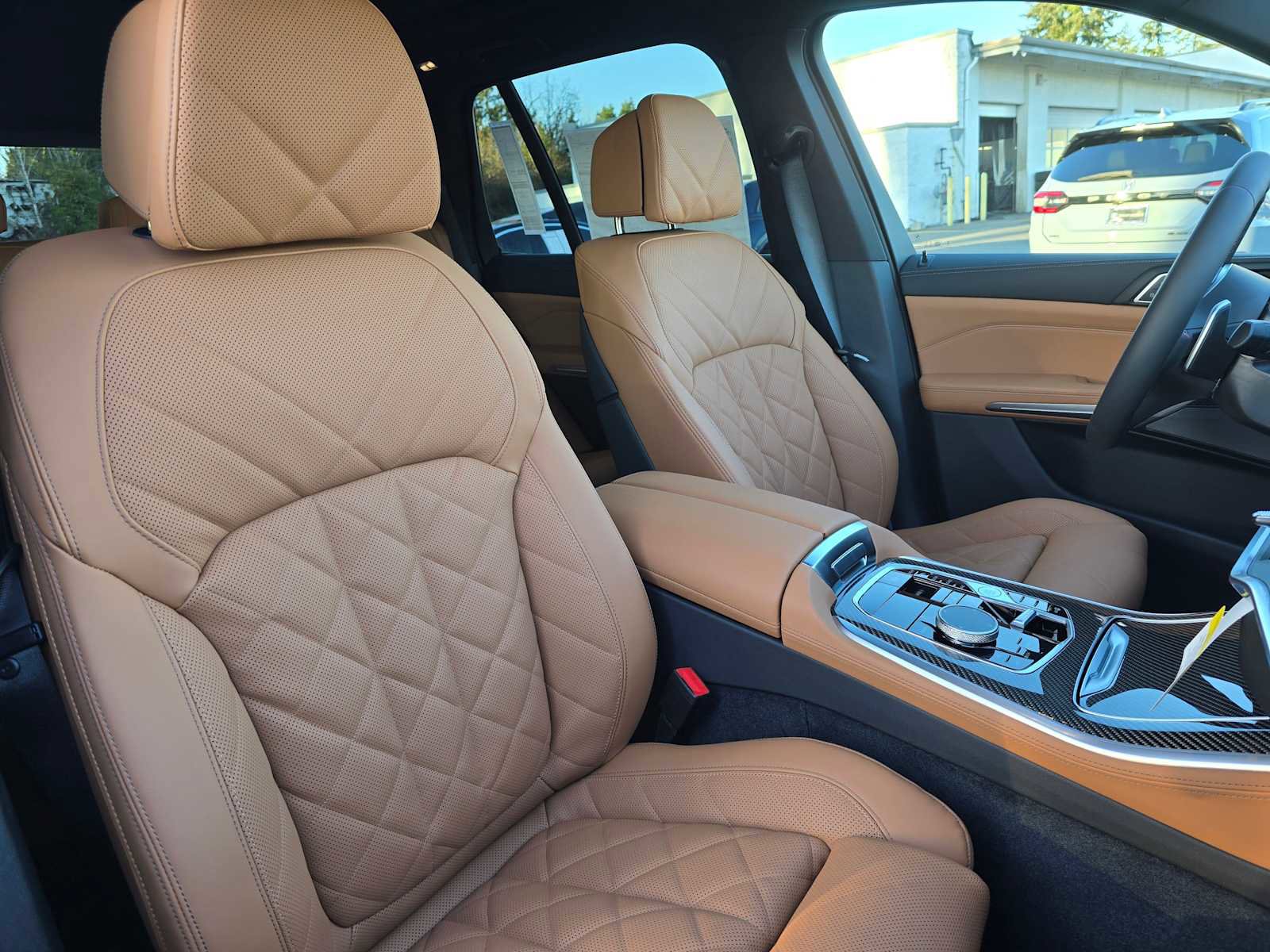 Used 2025 BMW X5 M60i w/ Climate Comfort Package image 11