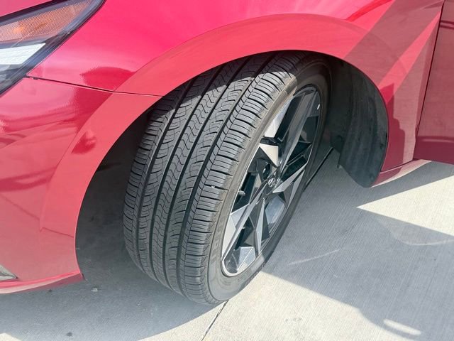 Used 2023 Hyundai Elantra Limited image 34