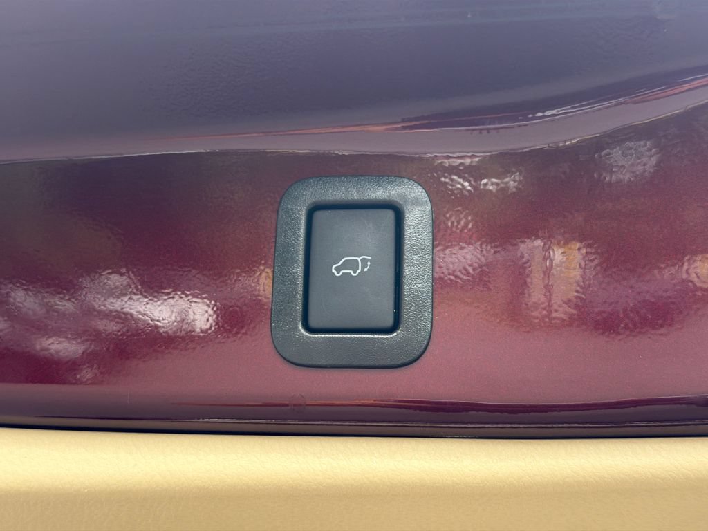 Used 2019 Toyota Highlander XLE AWD/4WD image 7