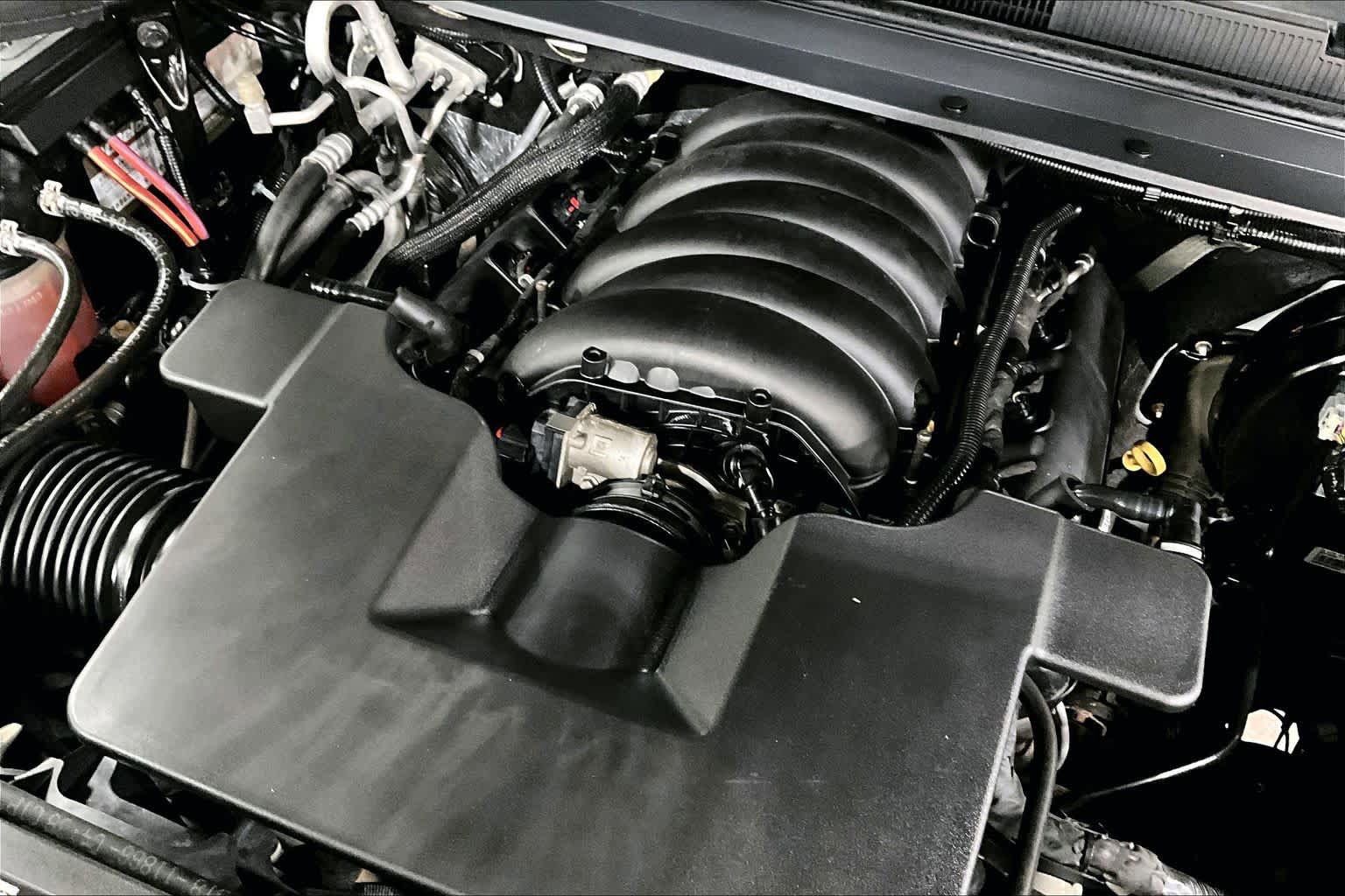 Used 2019 Chevrolet Suburban Premier AWD/4WD image 33