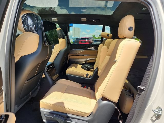 New 2026 Cadillac Escalade IQ Sport 2 w/ LPO, ONYX Package AWD/4WD image 6