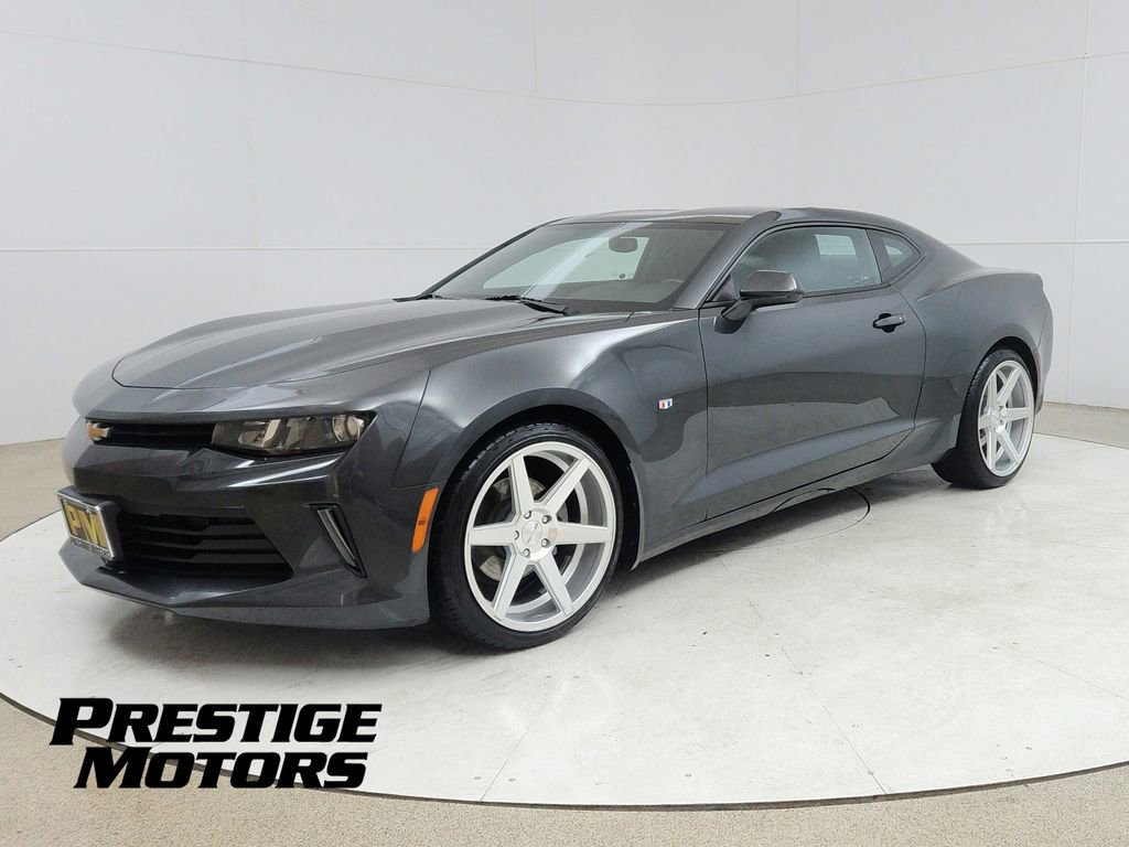 Used 2016 Chevrolet Camaro LT RWD image 3