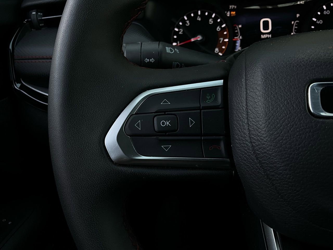 Used 2025 Jeep Compass Trailhawk image 34