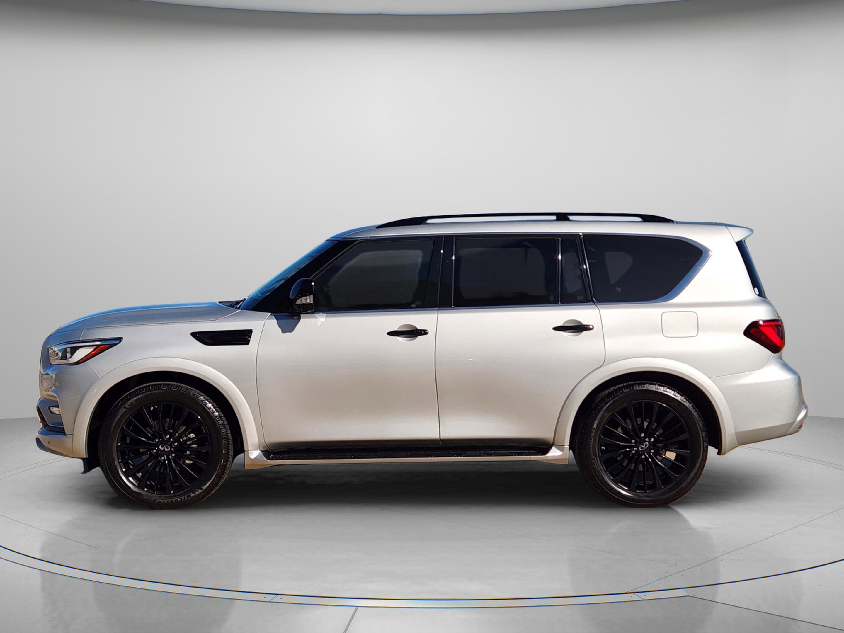 Used 2021 INFINITI QX80 Sensory w/ All-Season Package image 2