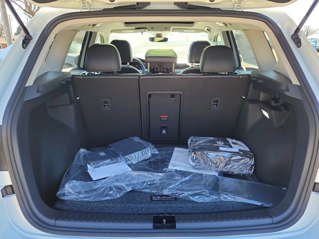 New 2026 Volkswagen Taos SE image 9