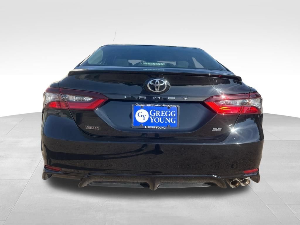 Used 2021 Toyota Camry SE FWD image 5