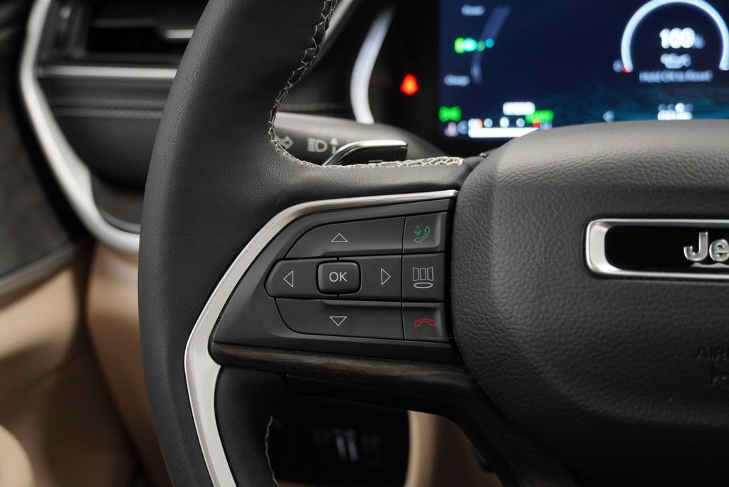 Certified 2025 Jeep Grand Cherokee Limited 4xe w/ Luxury Tech Group II AWD/4WD image 41