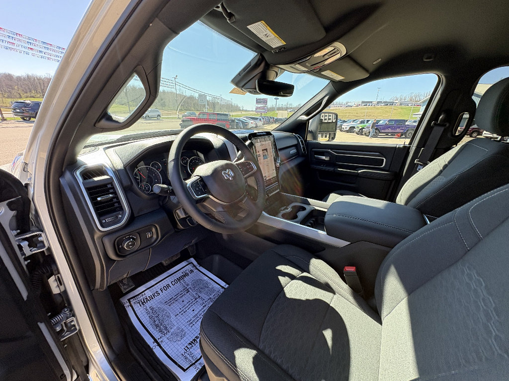 New 2026 RAM 3500 Big Horn AWD/4WD image 30