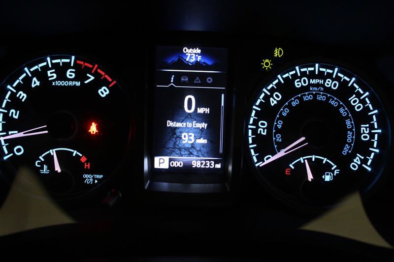 Used 2021 Toyota Tacoma TRD Off-Road w/ Technology Package AWD/4WD image 17
