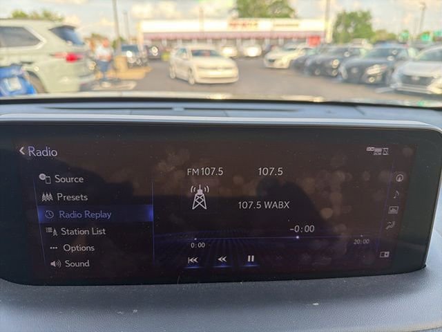 Used 2020 Lexus RX 350L Premium w/ Premium Package image 20