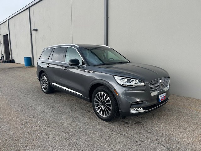 Used 2023 Lincoln Aviator Reserve w/ Equipment Group 201A image 3