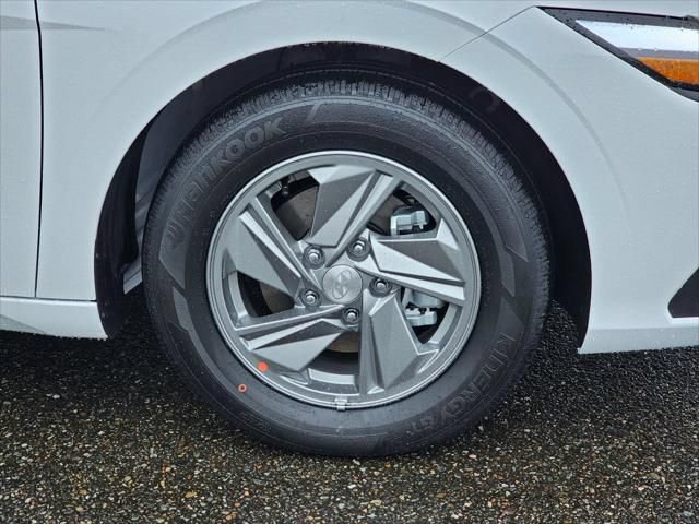 New 2026 Hyundai Elantra SE FWD image 9
