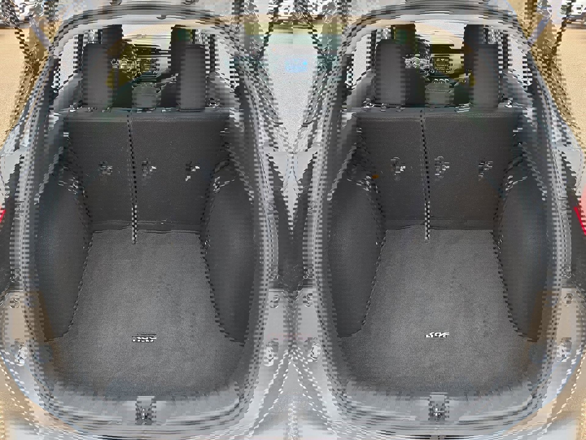 Used 2024 Nissan Kicks SV image 12