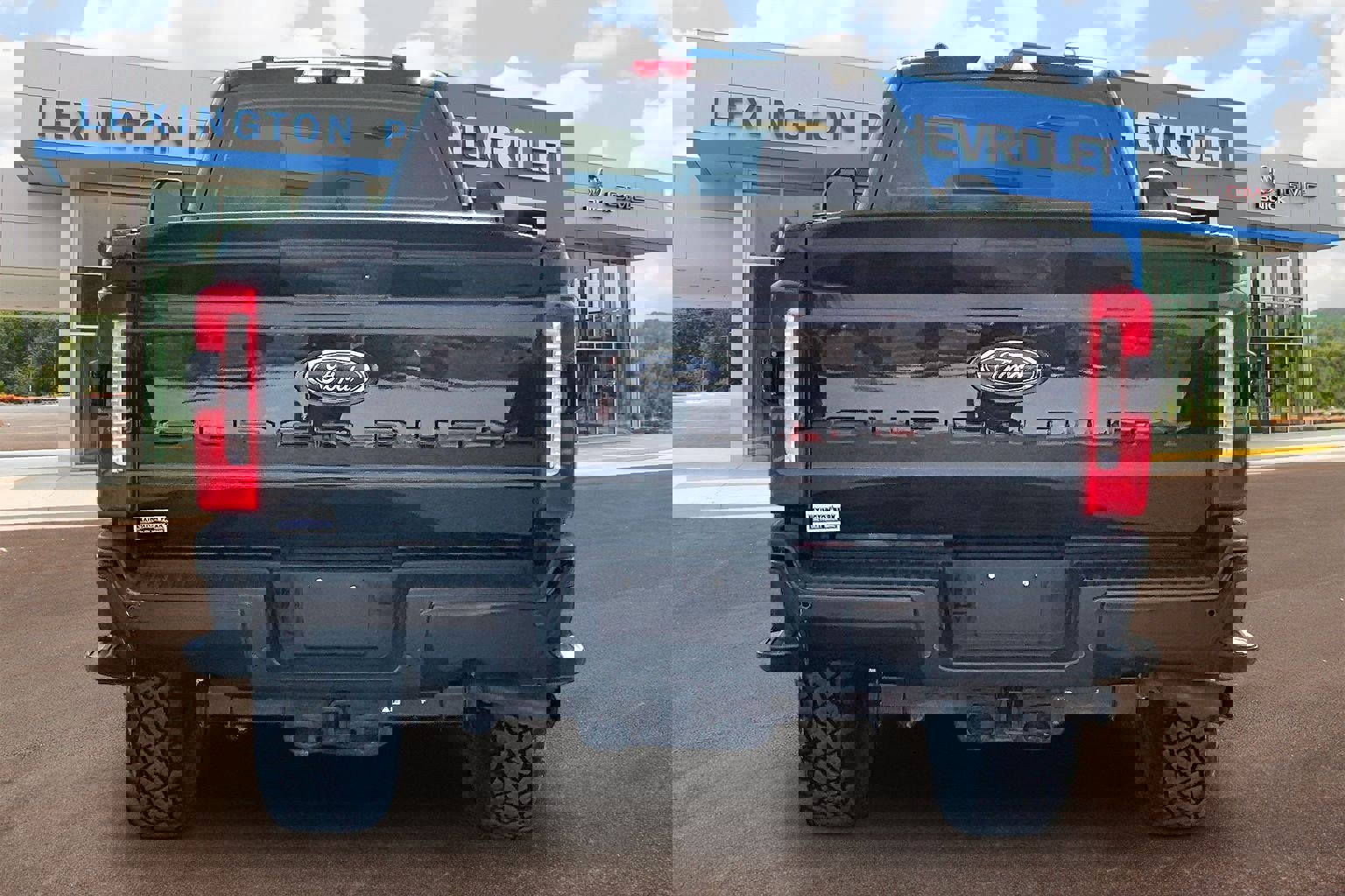 Used 2025 Ford F250 XL w/ STX Appearance Package image 4