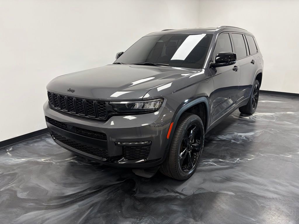 Used 2024 Jeep Grand Cherokee L Limited w/ Black Appearance Package AWD/4WD image 18