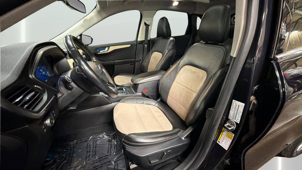 Used 2021 Ford Escape Titanium w/ Titanium Elite Package image 27