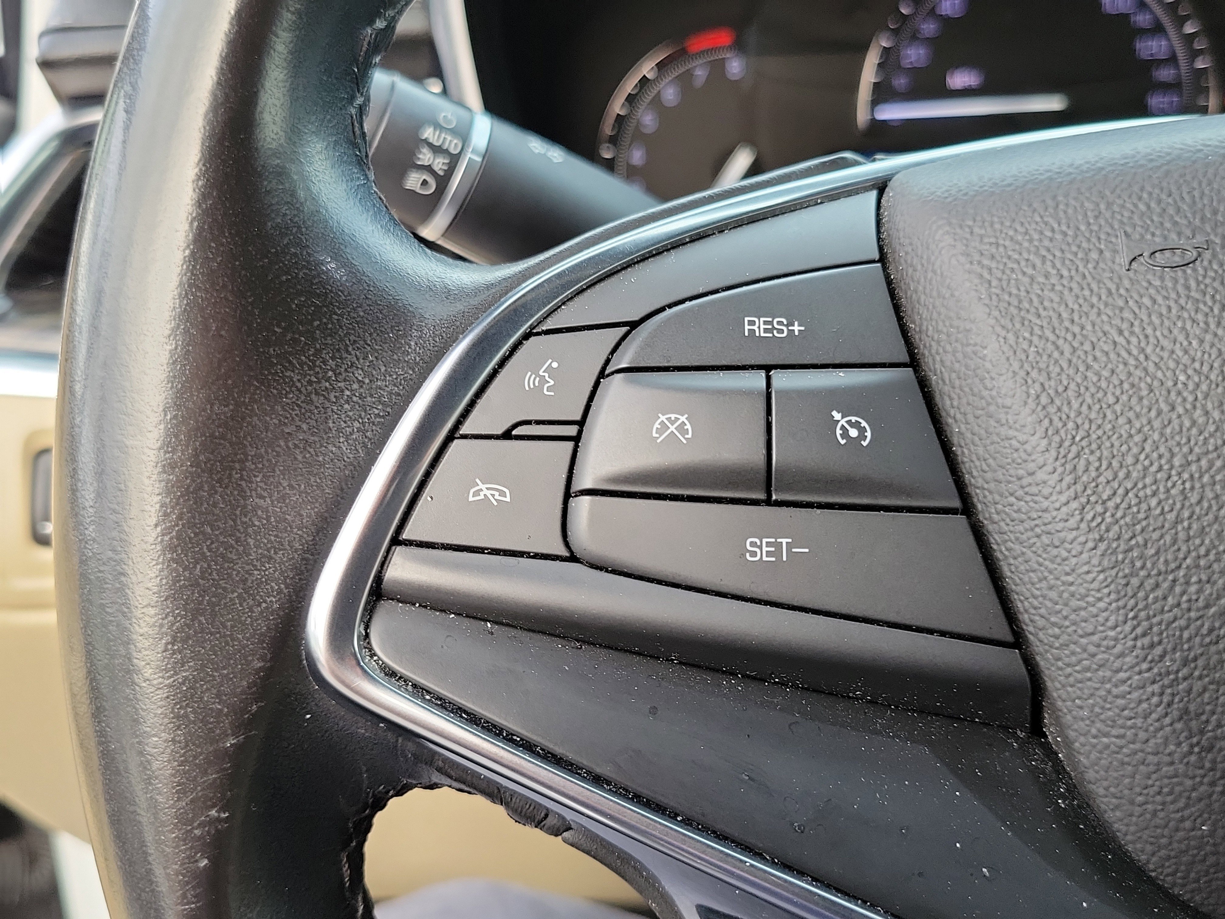 Used 2019 Cadillac XT5 FWD image 9