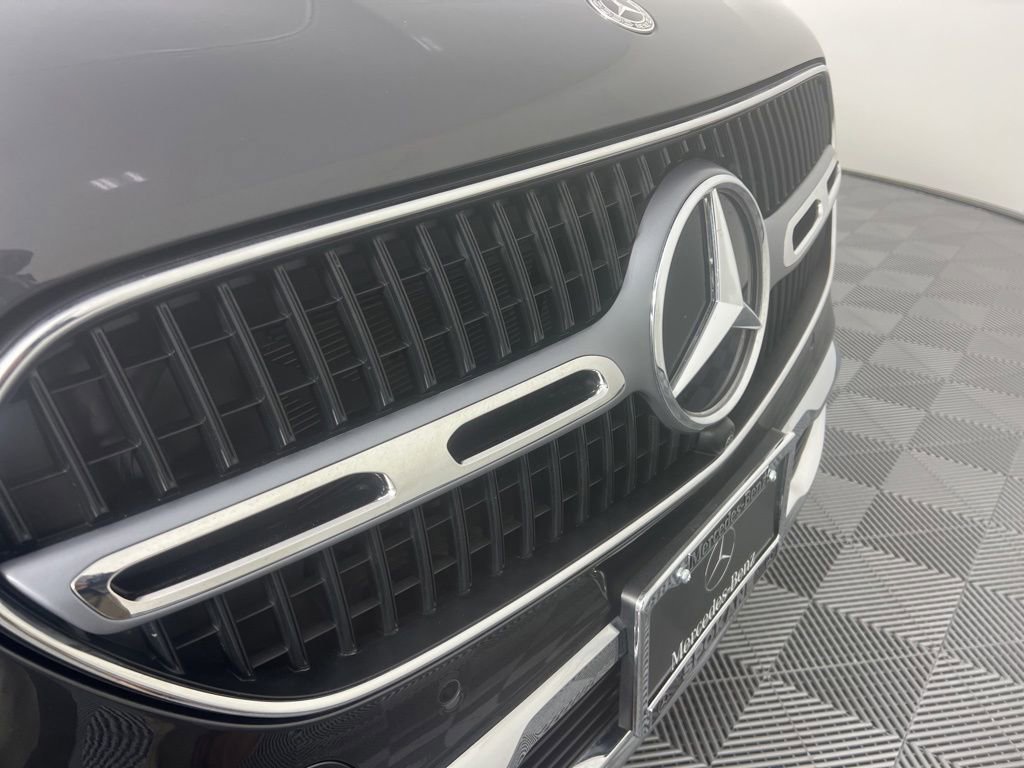 Used 2024 Mercedes-Benz GLC 300 4MATIC image 11