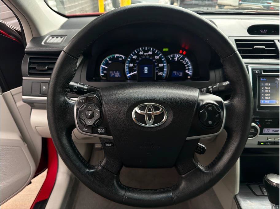 Used 2014 Toyota Camry XLE w/ Protection Package FWD image 14