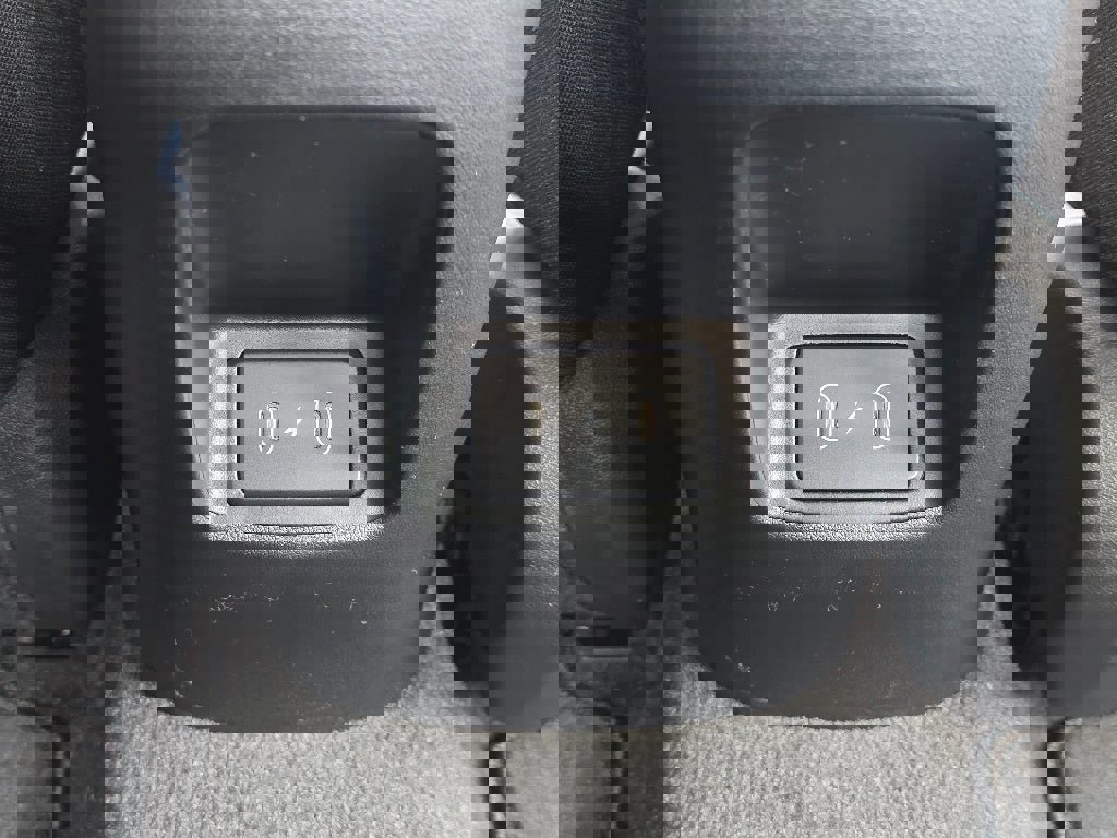 New 2025 Hyundai Elantra SEL image 24