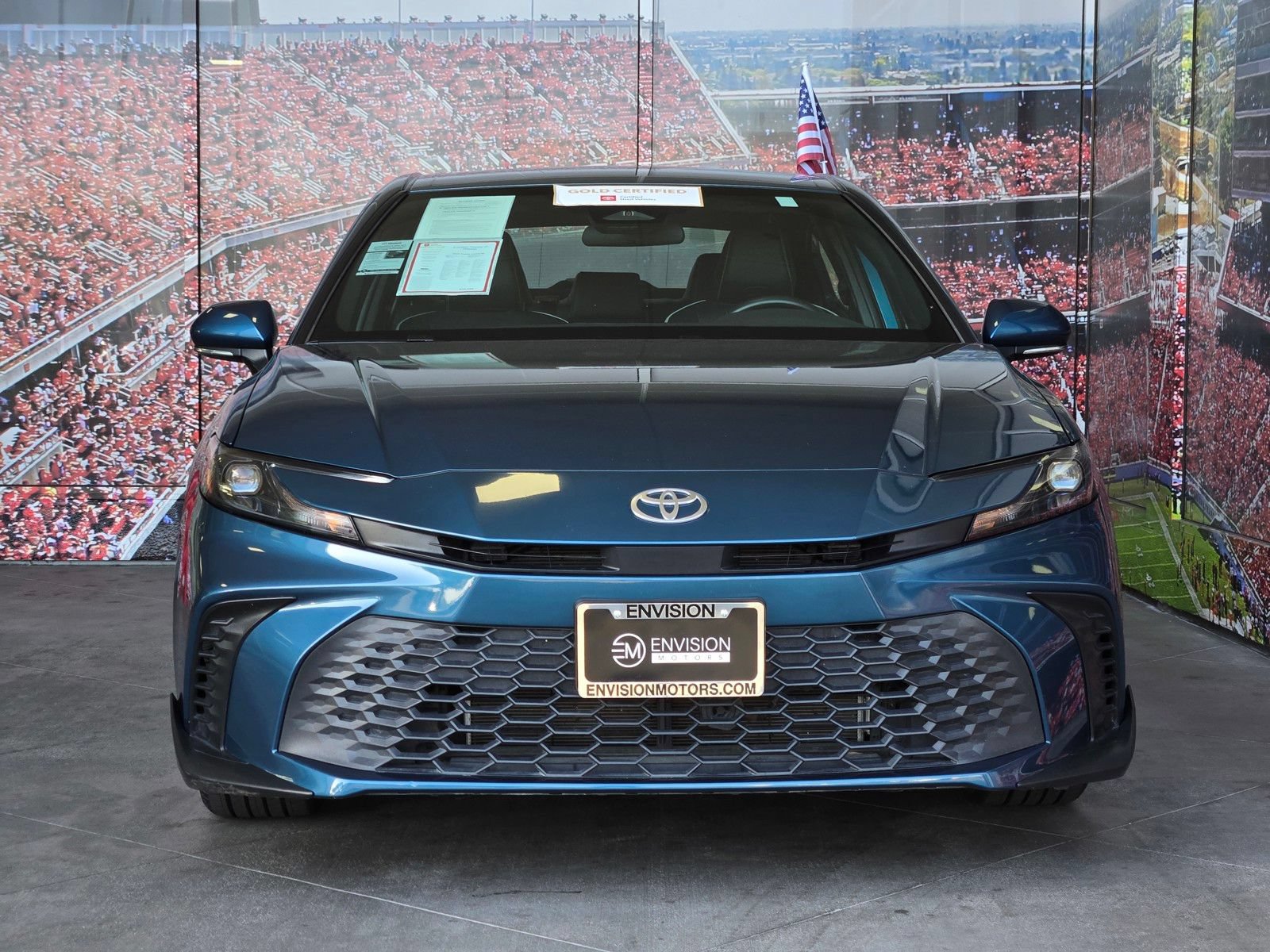 Used 2025 Toyota Camry SE FWD image 2
