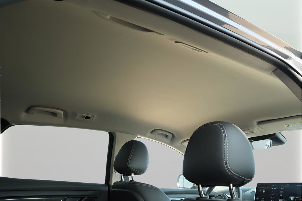 New 2025 VinFast VF 8 Eco image 20