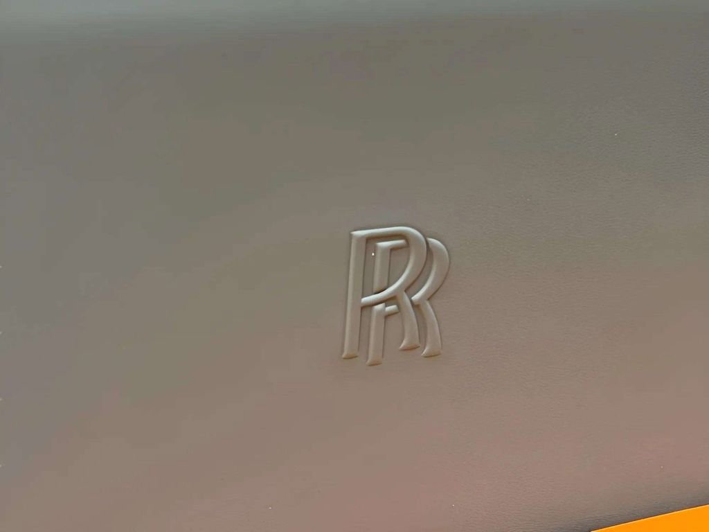 Used 2025 Rolls-Royce Cullinan Black Badge image 18