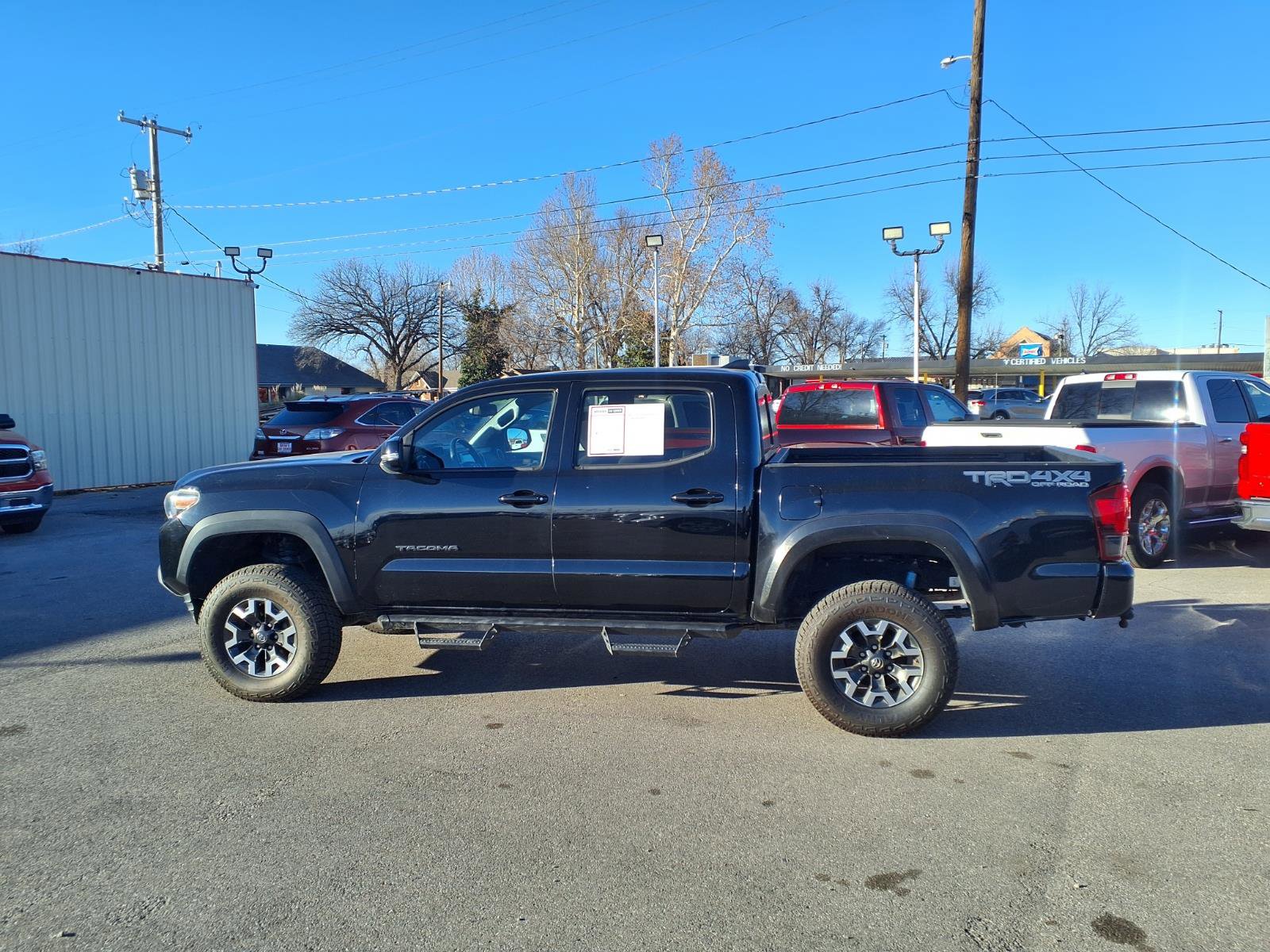Used 2019 Toyota Tacoma TRD Off-Road w/ Technology Package AWD/4WD image 18