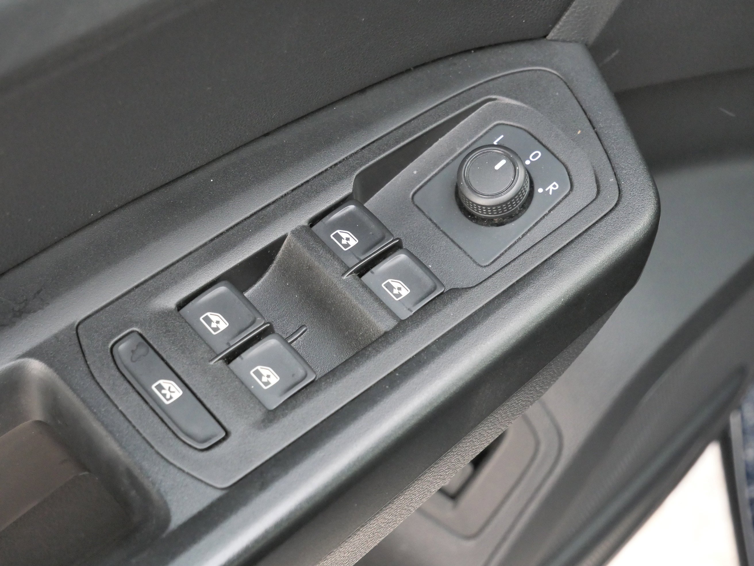 Certified 2021 Volkswagen Atlas SE image 19