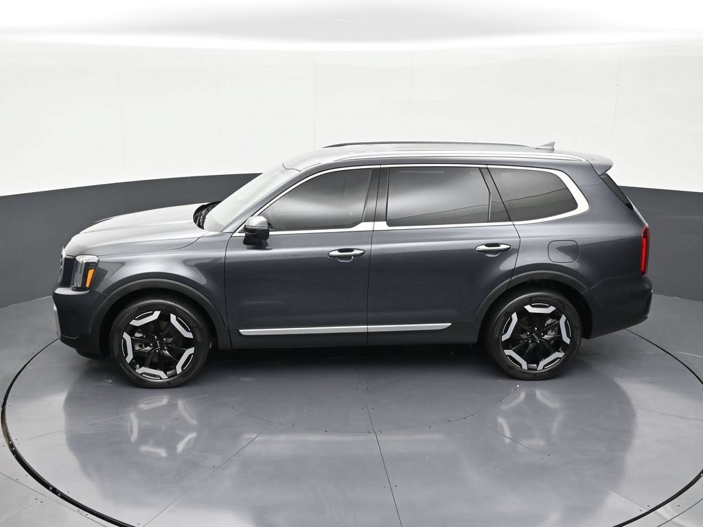 Used 2024 Kia Telluride S FWD image 13