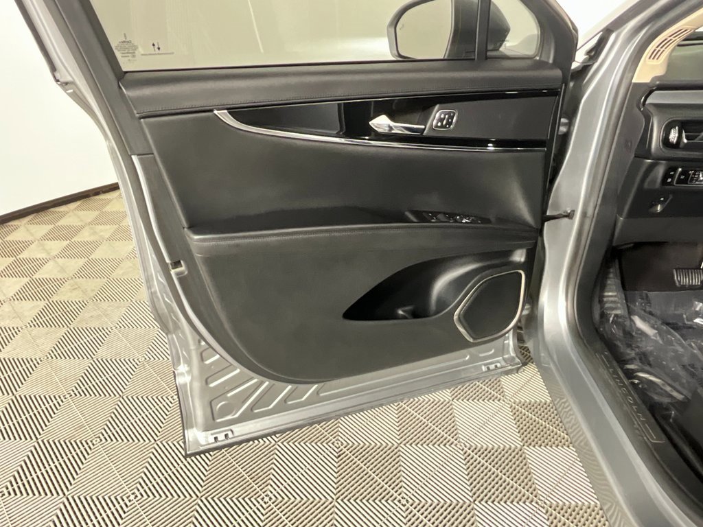 Certified 2023 Lincoln Nautilus FWD image 18