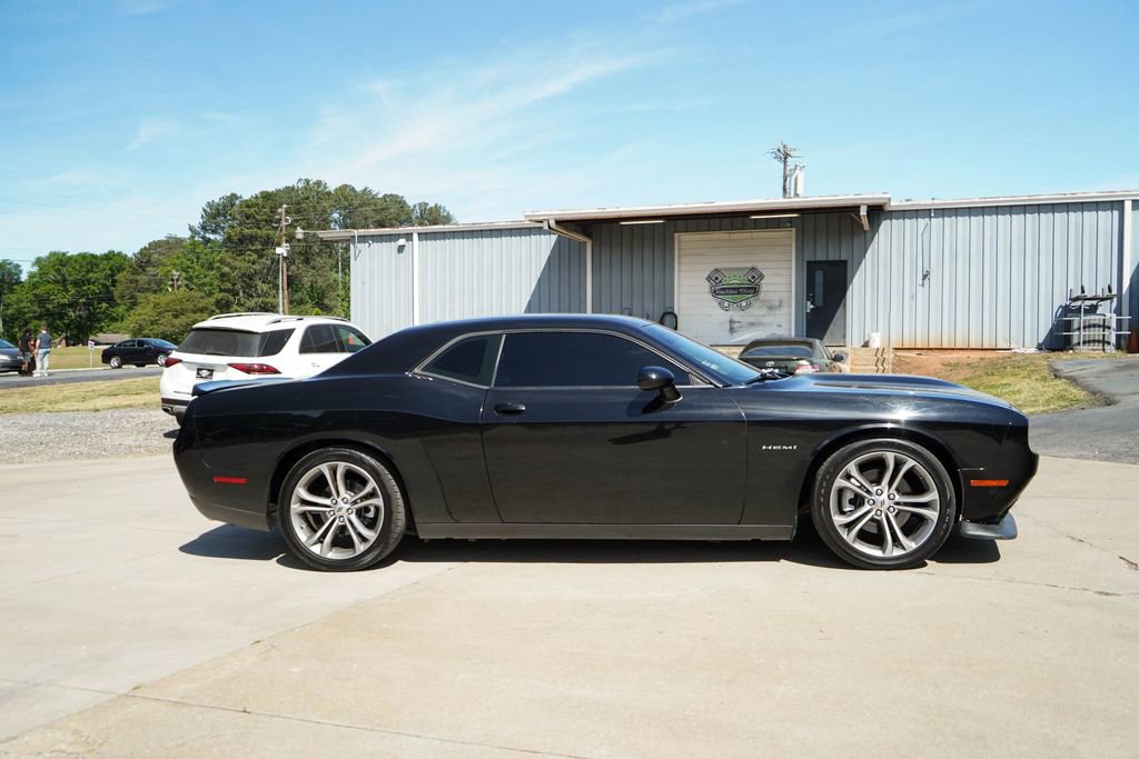 Used 2022 Dodge Challenger R/T image 3