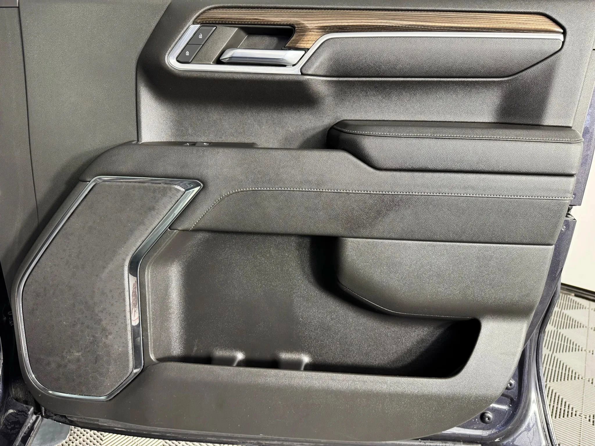 Used 2023 Chevrolet Silverado 1500 LT image 40