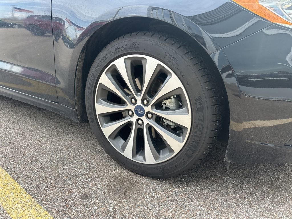 Used 2019 Ford Fusion SE image 5