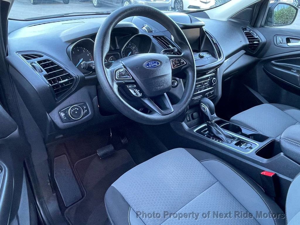 Used 2019 Ford Escape SE image 15