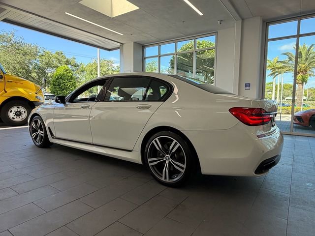 Used 2019 BMW 740i w/ M Sport Package RWD image 9