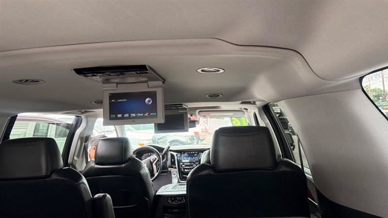 Used 2016 Cadillac Escalade ESV Luxury AWD/4WD image 16