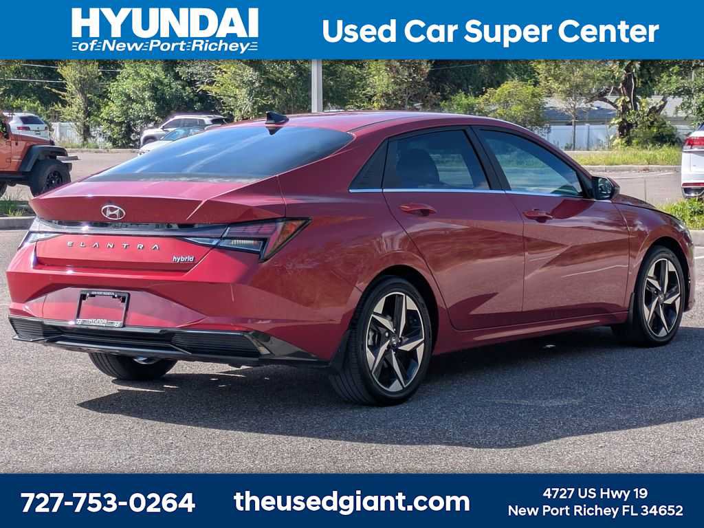 Certified 2022 Hyundai Elantra Limited FWD image 5
