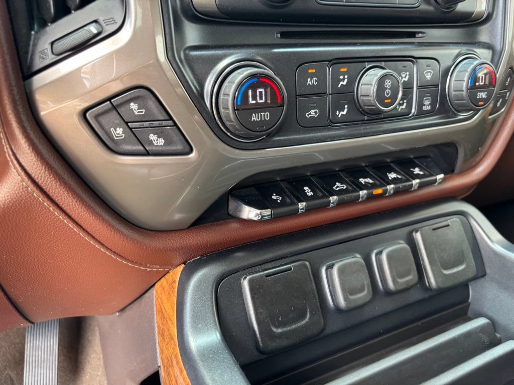 Used 2017 Chevrolet Silverado 1500 High Country w/ High Desert Package AWD/4WD image 44